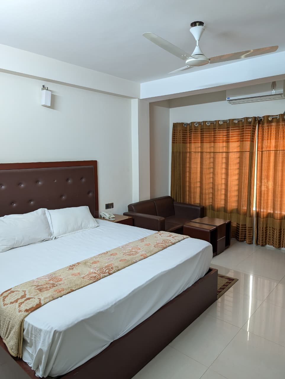Tower building Queen deluxe Room
